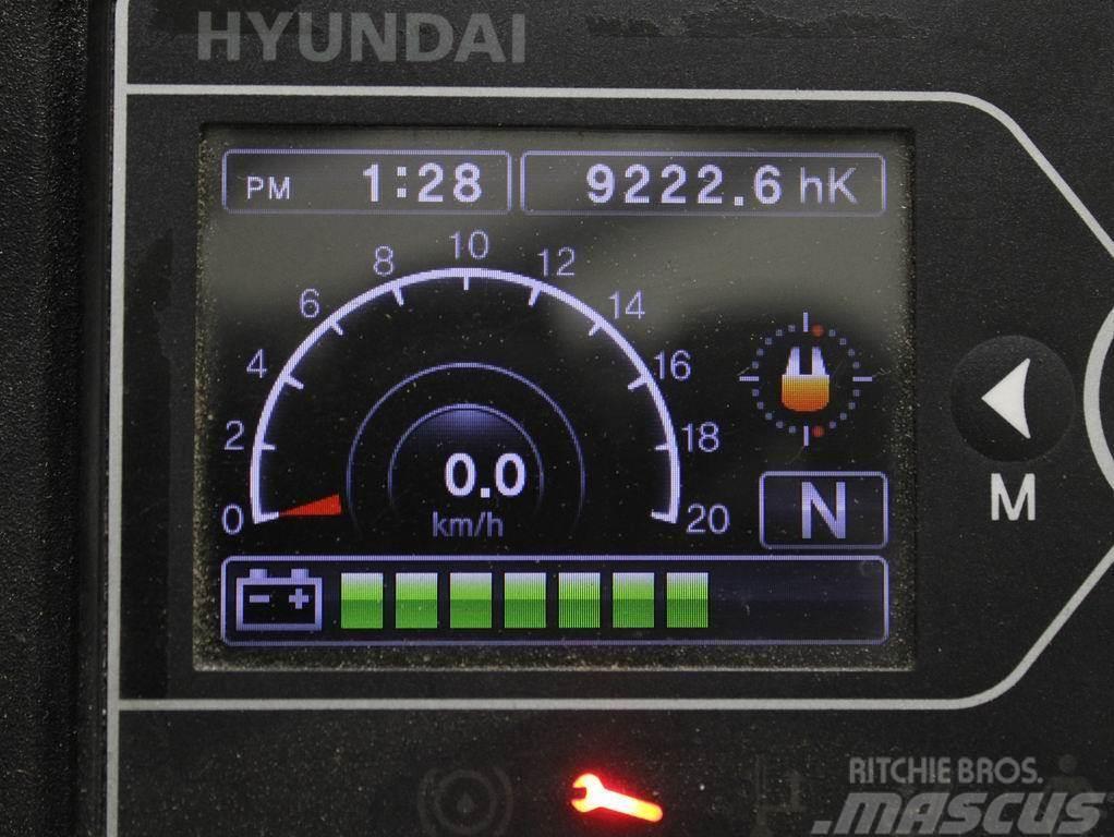 Hyundai 16 BRJ-9 Reachtruck voor hoog niveau