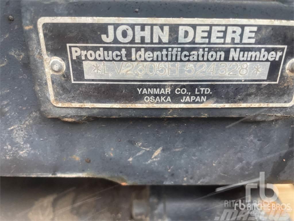 John Deere 2305 Compacttrekkers