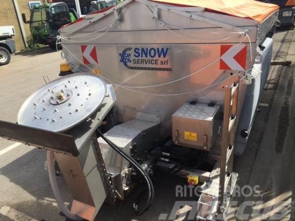  Snow service Dual 5000 Zand- en zoutstrooimachines