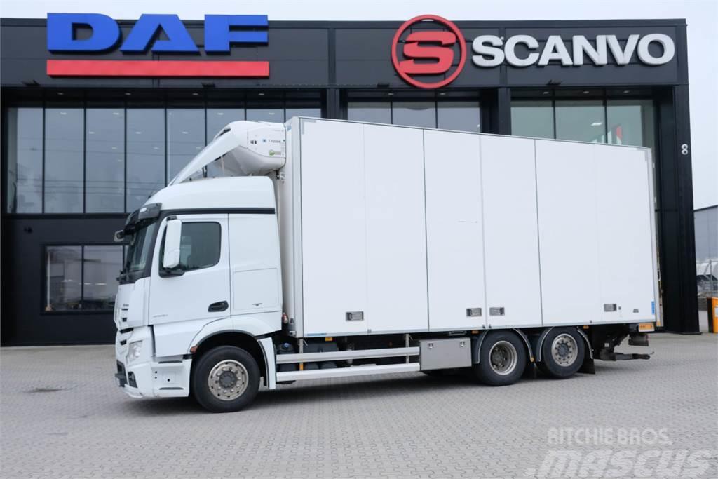 Mercedes-Benz Actros 2551 6x2*4 FNA skåpbil med Thermo-King aggr Koelwagens