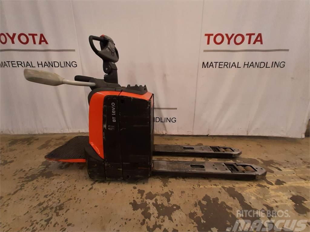Toyota LPE200 Pallettruck met meerij platform