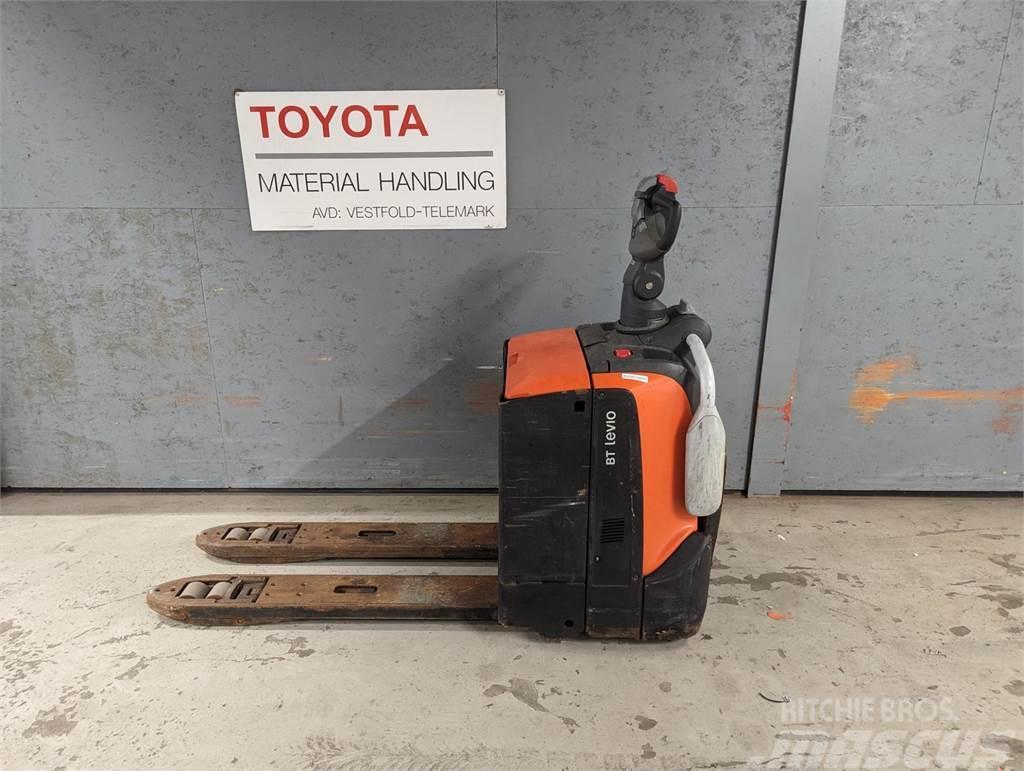 Toyota LPE200B Pallettruck met meerij platform