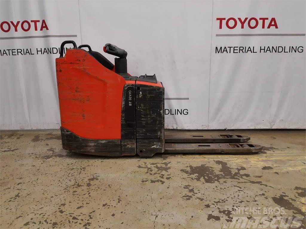Toyota LPE220 Pallettruck met meerij platform