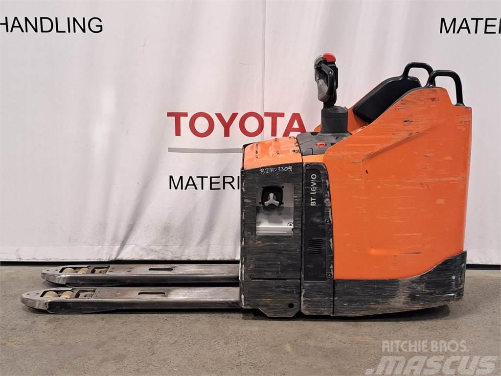 Toyota LPE220 Pallettruck met meerij platform
