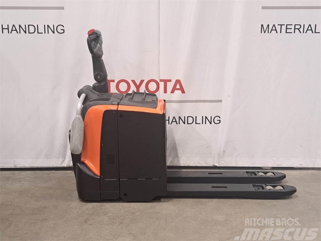 Toyota LPE250 Pallettruck met meerij platform