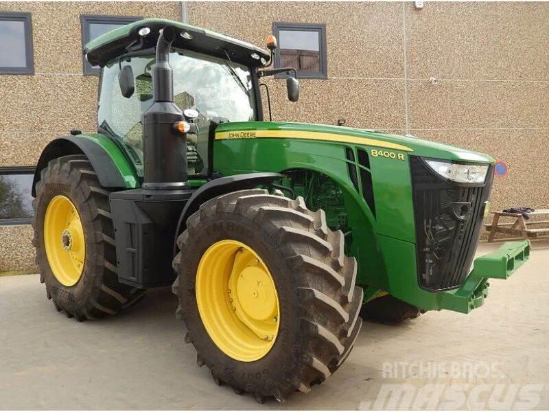 John Deere 8400 R Tractoren