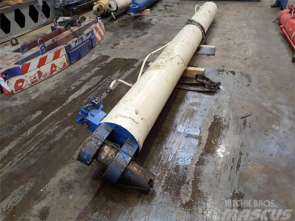 Terex Demag Demag HC 340 boom cylinder Kranen onderdelen en gereedschap